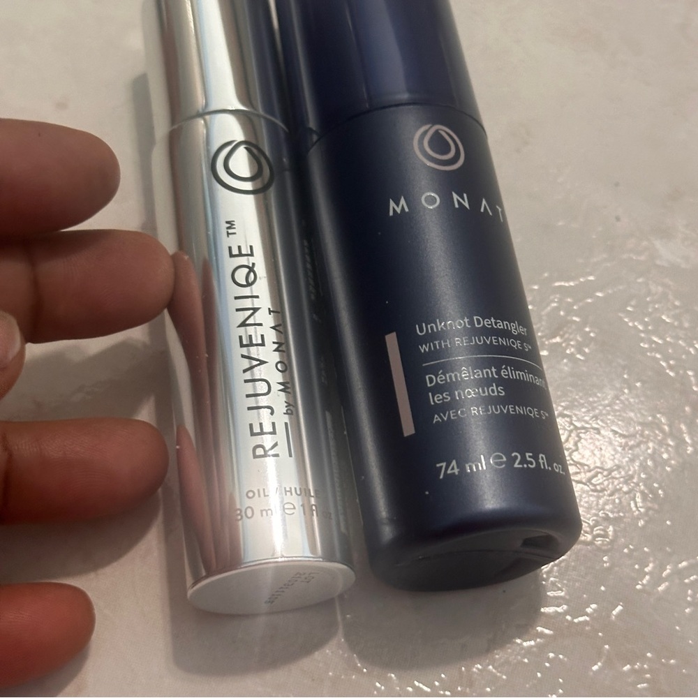 Monat Rejuveniqe Oil and Unknot Detangler Set - Silver and Blue